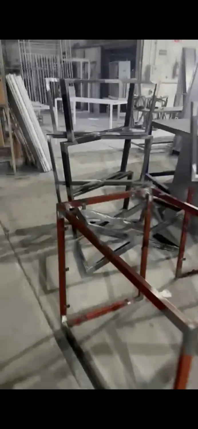 Lounge & commercial seating – representative metal component